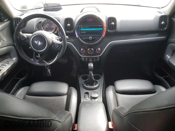 2018 MINI Countryman Cooper S with VIN WMZYT5C31J3E60896, listed as a Copart auction lot 48239805 with 110,260 mi miles and Clean title. Bid and sale history available at DreamBid. Image 8.