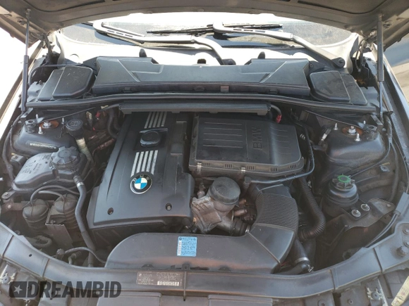 2007 BMW 3 Series 335i z VIN WBAVB73577VF54567, wystawiony jako Copart lot #56411365 z przebiegiem 136 341 mil mil oraz Szkoda całkowita • Salvage title. Historia ofert i sprzedaży dostępna na DreamBid. Obrazek 11.