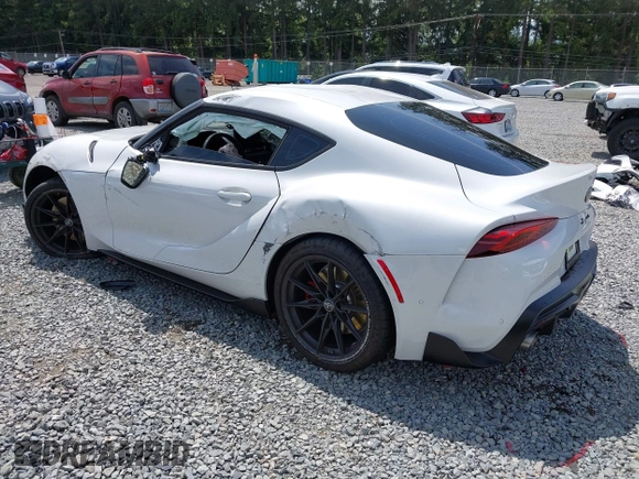 2025 Toyota Supra 3.0 with VIN WZ1DB0G03SW069994, listed as a IAAI auction lot 42577147 with 4,352 mi miles and . Bid and sale history available at DreamBid. Image 3.
