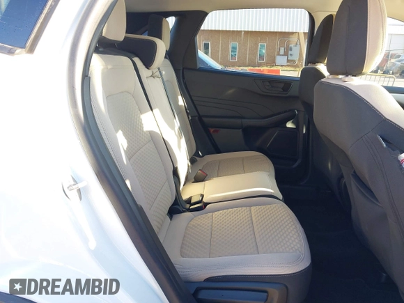 2022 Ford Escape SE z VIN 1FMCU0G64NUB64536, wystawiony jako IAAI lot #41834238 z przebiegiem 31 686 mil mil oraz . Historia ofert i sprzedaży dostępna na DreamBid. Obrazek 8.