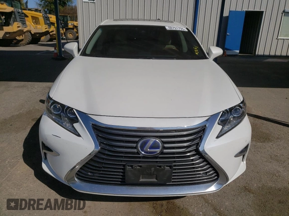 2018 Lexus ES with VIN JTHBW1GG6J2184400, listed as a Copart auction lot 48791755 with 6,724 mi miles and Salvage Title. Bid and sale history available at carsss.com. Image 5.