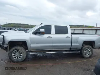 2019 Chevrolet Silverado 2500HD LTZ with VIN 1GC1KTEY0KF116765, listed as a IAAI auction lot 41941751 with 1 mi miles. Bid and sale history available at carsss.com. Image 14.