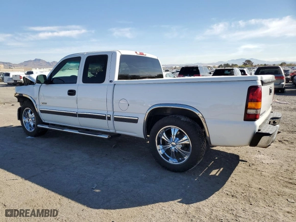 2002 Chevrolet Silverado 1500 LS with VIN 2GCEC19V121243826, listed as a Copart auction lot 47827155 with 0 mi miles and Salvage Title. Bid and sale history available at carsss.com. Image 2.