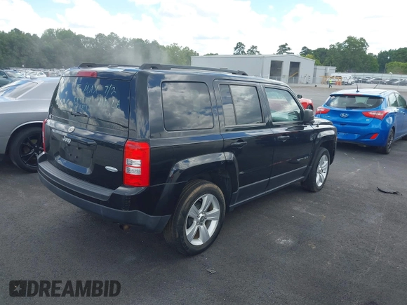 2014 Jeep Patriot Latitude z VIN 1C4NJPFB9ED549989, wystawiony jako IAAI lot #42656294 z przebiegiem 89 945 mil mil oraz . Historia ofert i sprzedaży dostępna na DreamBid. Obrazek 4.
