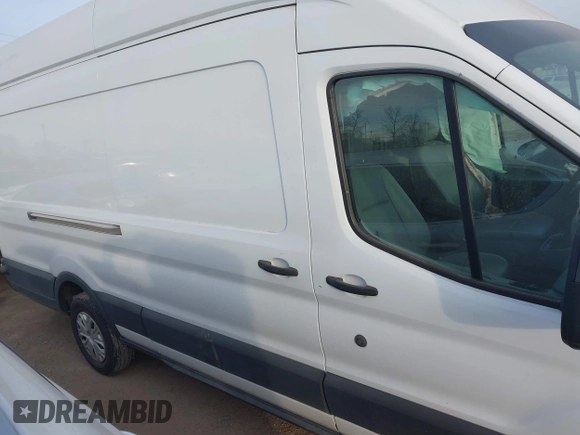 2017 Ford Transit z VIN 1FTYR3XM5HKA61086, wystawiony jako IAAI lot #41408510 z przebiegiem 163 059 mil mil oraz . Historia ofert i sprzedaży dostępna na DreamBid. Obrazek 13.