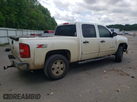 2011 Chevrolet Silverado 1500 LT with VIN 3GCPKSE35BG298230, listed as a Copart auction lot 53154235 with 371,347 mi miles and Salvage Title. Bid and sale history available at DreamBid. Image 3.