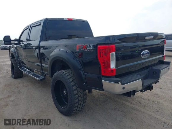 2018 Ford Super Duty F-250 SRW XL with VIN 1FT7W2BT7JEB26098, listed as a IAAI auction lot 41946894 with 160,396 mi miles. Bid and sale history available at carsss.com. Image 3.
