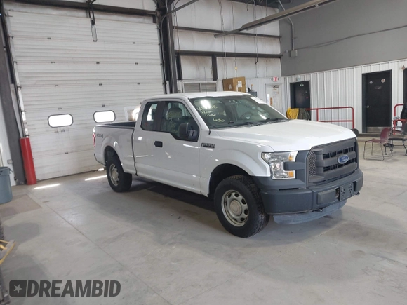 2015 Ford F-150 XLT with VIN 1FTFX1EF3FKD59476, listed as a IAAI auction lot 42622270 with 201,039 mi miles and . Bid and sale history available at DreamBid. Image 1.