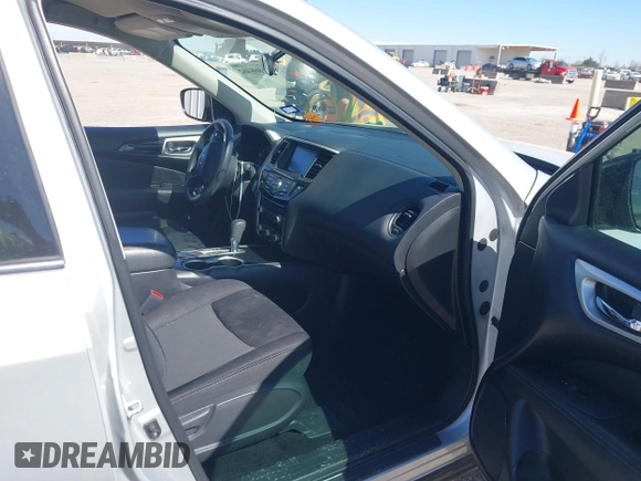 2018 Nissan Pathfinder SV with VIN 5N1DR2MN1JC660200, listed as a IAAI auction lot 41868462 with 134,809 mi miles. Bid and sale history available at carsss.com. Image 5.