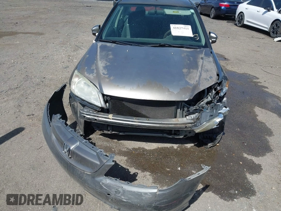 2004 Honda Civic with VIN JHMES96674S020013, listed as a IAAI auction lot 41827411 with 118,601 mi miles. Bid and sale history available at carsss.com. Image 6.