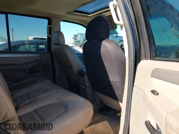 2003 Ford Explorer XLT z VIN 1FMZU73W33UC78274, wystawiony jako IAAI lot #41214346 z przebiegiem 186 562 mil mil oraz . Historia ofert i sprzedaży dostępna na DreamBid. Obrazek 8.
