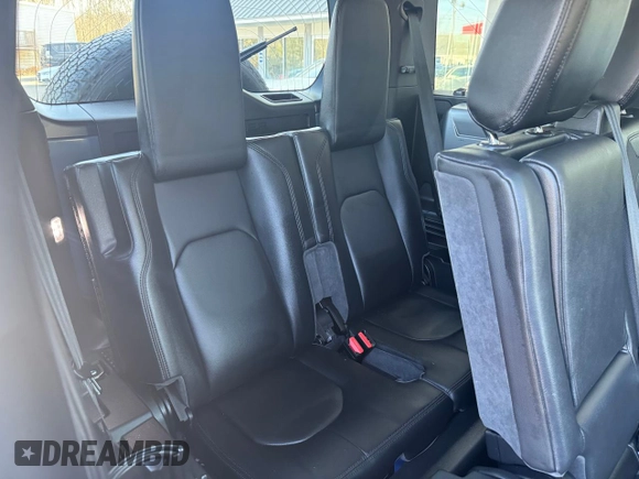 2020 Land Rover Defender SE with VIN SALEPEEU6L2017266, listed as a Copart auction lot 54608415 with 117,429 mi miles and Clean title. Bid and sale history available at DreamBid. Image 9.