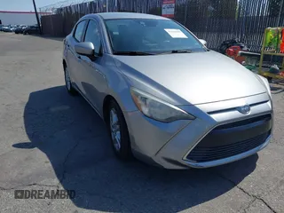 2016 Scion iA z VIN 3MYDLBZV9GY102238, wystawiony jako IAAI lot #42164489 z przebiegiem 56 987 mil mil oraz . Historia ofert i sprzedaży dostępna na DreamBid. Obrazek 1.