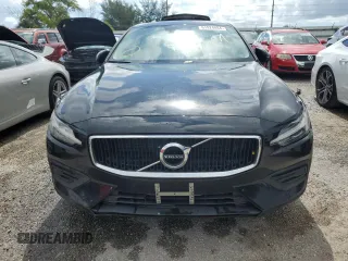 2019 Volvo S60 Momentum with VIN 7JR102FK8KG007329, listed as a Copart auction lot 61924484 with 68,526 mi miles and Non Repairable. Bid and sale history available at carsss.com. Image 5.