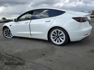 2022 Tesla Model 3 Long Range z VIN 5YJ3E1EB7NF365962, wystawiony jako Copart lot #48601865 z przebiegiem 121 541 mil mil oraz Szkoda całkowita • Salvage title. Historia ofert i sprzedaży dostępna na DreamBid. Obrazek 2.