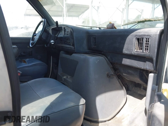 1993 Ford Econoline Cargo with VIN 1FTEE14H6PHB61400, listed as a IAAI auction lot 41889312 with 270,464 mi miles and . Bid and sale history available at DreamBid. Image 5.