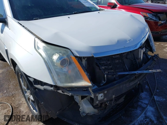 2014 Cadillac SRX Performance Collection with VIN 3GYFNCE31ES646075, listed as a IAAI auction lot 41856378 with 172,379 mi miles. Bid and sale history available at carsss.com. Image 6.