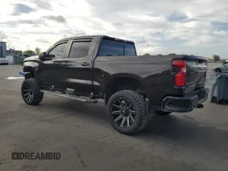 2019 Chevrolet Silverado 1500 RST with VIN 1GCUYEED9KZ101927, listed as a Copart auction lot 55490225 with 153,274 mi miles and Clean Title. Bid and sale history available at DreamBid. Image 2.