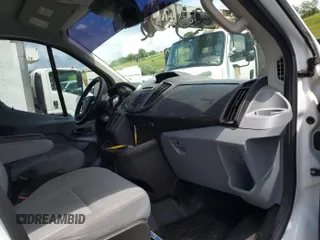 2018 Ford Transit z VIN 1FTYR1YG2JKA87504, wystawiony jako IAAI lot #42679100 z przebiegiem 139 835 mil mil oraz . Historia ofert i sprzedaży dostępna na DreamBid. Obrazek 4.