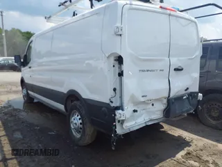 2024 Ford Transit z VIN 1FTYE2Y87RKA82840, wystawiony jako IAAI lot #42644818 z przebiegiem 10 940 mil mil oraz . Historia ofert i sprzedaży dostępna na DreamBid. Obrazek 3.