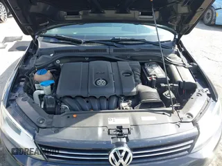 2013 Volkswagen Jetta SE z VIN 3VWDP7AJ6DM406961, wystawiony jako IAAI lot #42107384 z przebiegiem 132 547 mil mil oraz . Historia ofert i sprzedaży dostępna na DreamBid. Obrazek 10.