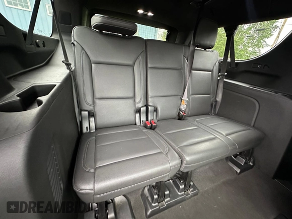 2023 Chevrolet Suburban LT z VIN 1GNSCCKD1PR309197, wystawiony jako Copart lot #62896615 z przebiegiem 184 279 mil mil oraz Czysty tytuł • Clean title. Historia ofert i sprzedaży dostępna na DreamBid. Obrazek 11.