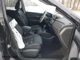 2017 Nissan Rogue SL with VIN 5N1AT2MV0HC840377, listed as a IAAI auction lot 41392637 with 111,912 mi miles. Bid and sale history available at carsss.com. Image 5.