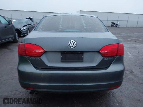 2013 Volkswagen Jetta SE with VIN 3VWDP7AJ8DM405519, listed as a IAAI auction lot 41177485 with 199,574 mi miles and . Bid and sale history available at DreamBid. Image 16.
