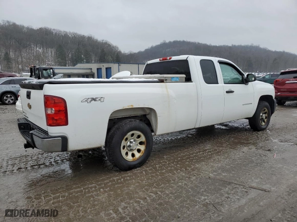 2011 Chevrolet Silverado 1500 Work Truck with VIN 1GCRKPE08BZ418520, listed as a Copart auction lot 85709674 with 135,726 mi miles and Salvage Title. Bid and sale history available at carsss.com. Image 3.