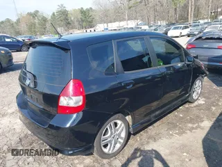 2008 Honda Fit Sport with VIN JHMGD38658S034124, listed as a IAAI auction lot 38975373 with 202,822 mi miles. Bid and sale history available at carsss.com. Image 4.