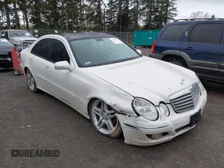 2008 Mercedes-Benz E-Class 3.0L with VIN WDBUF22X08B216886, listed as a IAAI auction lot 41950163 with 155,654 mi miles. Bid and sale history available at carsss.com. Image 1.