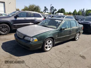 1998 Volvo S70 z VIN YV1LS5348W2421524, wystawiony jako Copart lot #66172944 z przebiegiem Nie podano mil oraz Tytuł czysty. Historia ofert i sprzedaży dostępna na DreamBid. Obrazek 1.