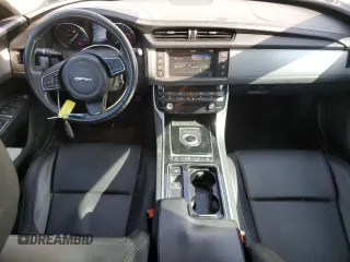 2016 Jaguar XF 35t Premium with VIN SAJBD4BV1GCY10728, listed as a Copart auction lot 85947374 with 123,769 mi miles and Clean Title. Bid and sale history available at carsss.com. Image 9.