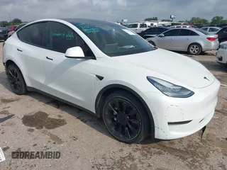 2020 Tesla Model Y Long Range z VIN 5YJYGDEEXLF008333, wystawiony jako IAAI lot #42115449 z przebiegiem Nie podano mil oraz . Historia ofert i sprzedaży dostępna na DreamBid. Obrazek 1.