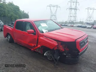 2023 Nissan Frontier SV z VIN 1N6ED1EK5PN656523, wystawiony jako IAAI lot #42341035 z przebiegiem 38 653 mil mil oraz . Historia ofert i sprzedaży dostępna na DreamBid. Obrazek 1.
