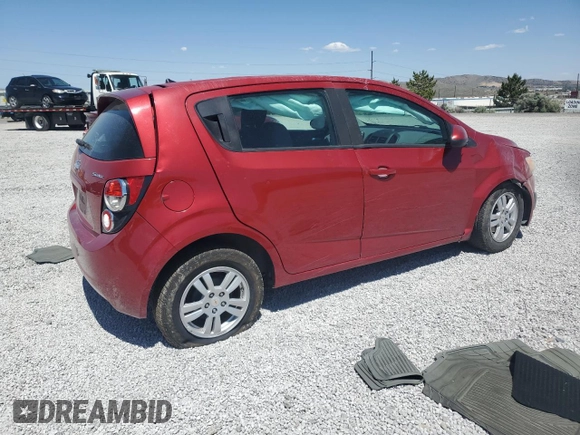 2012 Chevrolet Sonic LS z VIN 1G1JA6SH0C4113041, wystawiony jako Copart lot #58743055 z przebiegiem 69 453 mil mil oraz Szkoda całkowita • Salvage title. Historia ofert i sprzedaży dostępna na DreamBid. Obrazek 3.
