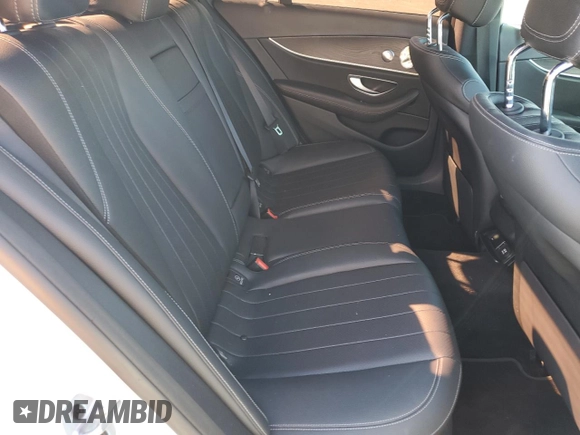 2019 Mercedes-Benz E-Class E 300 with VIN WDDZF4JB7KA605701, listed as a Copart auction lot 38572993 with 60,909 mi miles. Bid and sale history available at carsss.com. Image 10.
