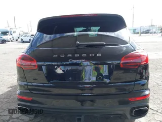 2016 Porsche Cayenne z VIN WP1AA2A21GKA13124, wystawiony jako IAAI lot #41698986 z przebiegiem 73 984 mil mil oraz . Historia ofert i sprzedaży dostępna na DreamBid. Obrazek 16.