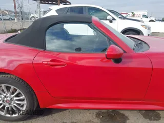 2017 FIAT 124 Spider Lusso z VIN JC1NFAEK6H0108832, wystawiony jako IAAI lot #41451223 z przebiegiem Nie podano mil oraz . Historia ofert i sprzedaży dostępna na DreamBid. Obrazek 12.
