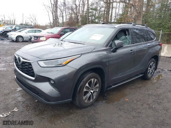 2022 Toyota Highlander XLE with VIN 5TDGZRBH3NS589352, listed as a IAAI auction lot 40977172 with 1 mi miles. Bid and sale history available at carsss.com. Image 17.