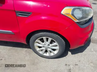 2013 Kia Soul ! with VIN KNDJT2A62D7525293, listed as a IAAI auction lot 42148962 with 171,673 mi miles. Bid and sale history available at carsss.com. Image 13.