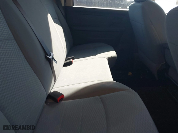 2018 Ram 2500 Tradesman with VIN 3C6UR5CJ4JG275190, listed as a IAAI auction lot 40623047 with 85,121 mi miles. Bid and sale history available at carsss.com. Image 8.