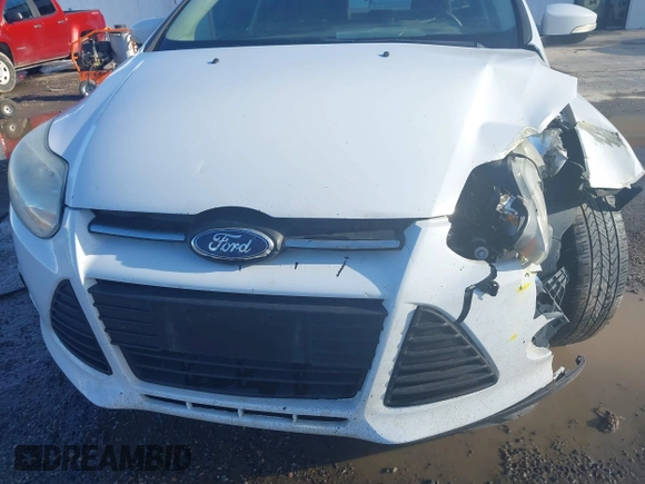 2014 Ford Focus SE with VIN 1FADP3F23EL129661, listed as a IAAI auction lot 41676155 with 183,733 mi miles. Bid and sale history available at carsss.com. Image 17.