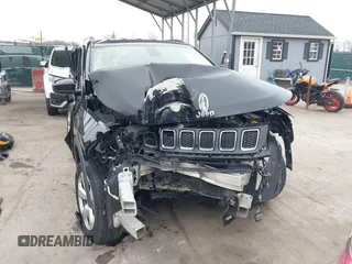2018 Jeep Compass Altitude with VIN 3C4NJDBB0JT350175, listed as a IAAI auction lot 41544527 with 95,998 mi miles and . Bid and sale history available at carsss.com. Image 12.
