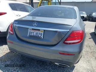 2018 Mercedes-Benz E-Class E 300 with VIN WDDZF4JB0JA433719, listed as a IAAI auction lot 41728360 with 46,848 mi miles. Bid and sale history available at carsss.com. Image 17.