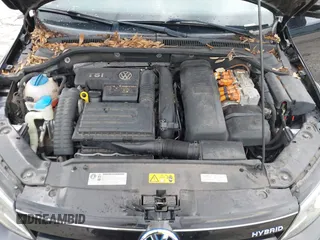 2013 Volkswagen Jetta Hybrid SE with VIN 3VW637AJ0DM281198, listed as a IAAI auction lot 42710130 with 68,068 mi miles and . Bid and sale history available at DreamBid. Image 10.