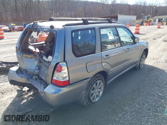 2007 Subaru Forester X w/Premium Pkg with VIN JF1SG65647H701713, listed as a IAAI auction lot 41464333 with 184,305 mi miles. Bid and sale history available at carsss.com. Image 4.