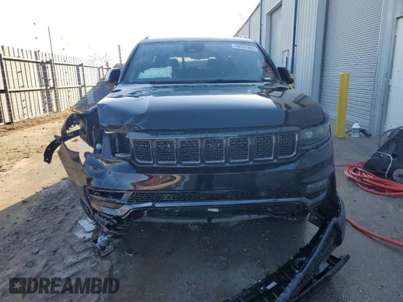 2024 Jeep Grand Wagoneer Series II Obsidian z VIN 1C4SJVFP6RS111595, wystawiony jako Copart lot #48257345 z przebiegiem 16 038 mil mil oraz Czysty tytuł • Clean title. Historia ofert i sprzedaży dostępna na DreamBid. Obrazek 5.