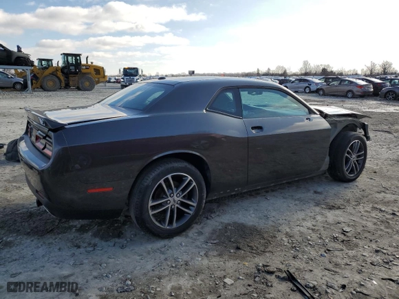 2019 Dodge Challenger SXT with VIN 2C3CDZGG8KH748104, listed as a Copart auction lot 86734814 with 37,181 mi miles and Salvage Title. Bid and sale history available at carsss.com. Image 3.