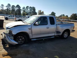 2003 Ford F-150 XL with VIN 1FTRX07W33KB36757, listed as a Copart auction lot 82878694 with 0 mi miles and Salvage Title. Bid and sale history available at carsss.com. Image 1.